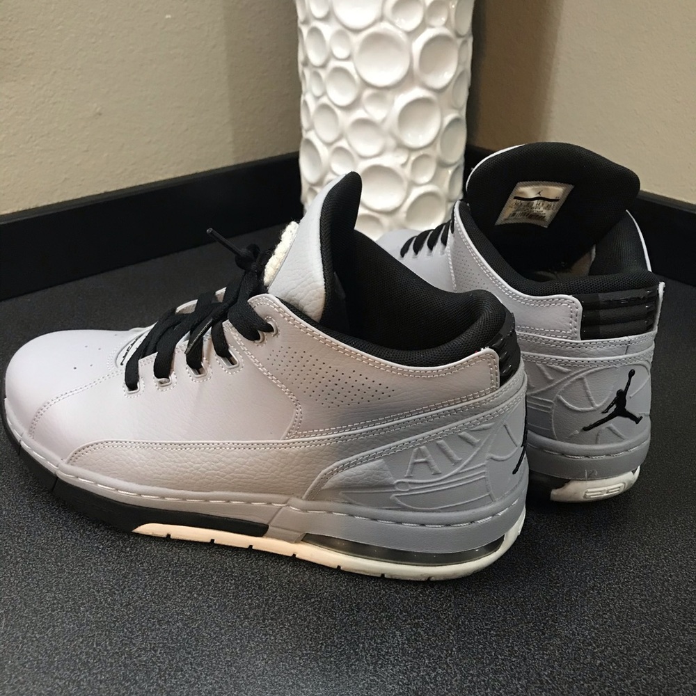 Nike Jordan Low Basketball Shoe